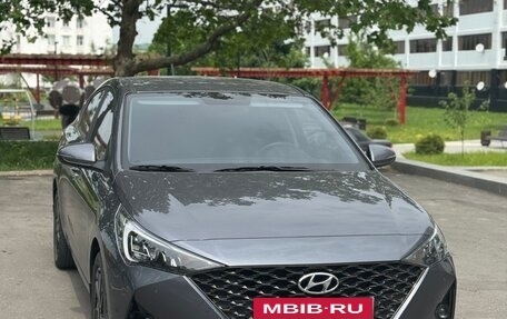 Hyundai Solaris II рестайлинг, 2021 год, 1 950 000 рублей, 5 фотография