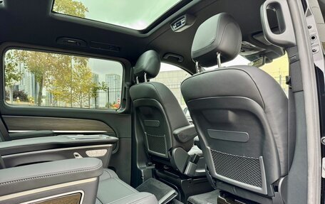 Mercedes-Benz V-Класс, 2024 год, 13 700 000 рублей, 13 фотография