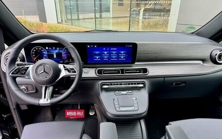 Mercedes-Benz V-Класс, 2024 год, 13 700 000 рублей, 25 фотография