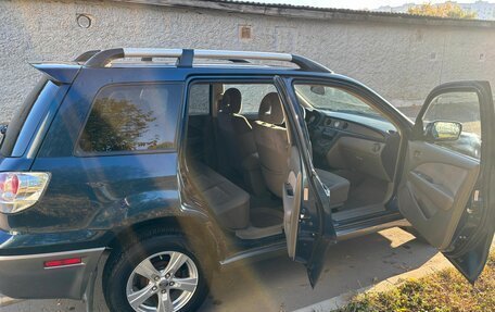 Mitsubishi Outlander III рестайлинг 3, 2003 год, 720 000 рублей, 6 фотография