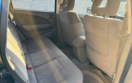 Mitsubishi Outlander III рестайлинг 3, 2003 год, 720 000 рублей, 11 фотография