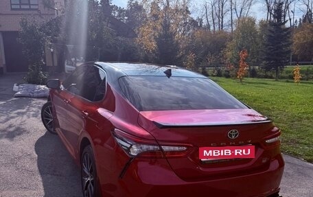 Toyota Camry, 2021 год, 3 550 000 рублей, 3 фотография