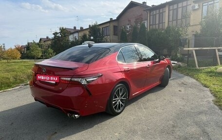 Toyota Camry, 2021 год, 3 550 000 рублей, 4 фотография