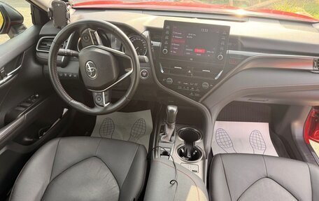Toyota Camry, 2021 год, 3 550 000 рублей, 9 фотография