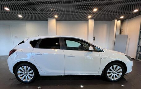 Opel Astra J, 2010 год, 550 000 рублей, 2 фотография