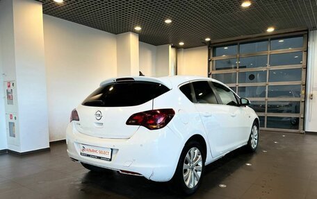 Opel Astra J, 2010 год, 550 000 рублей, 3 фотография