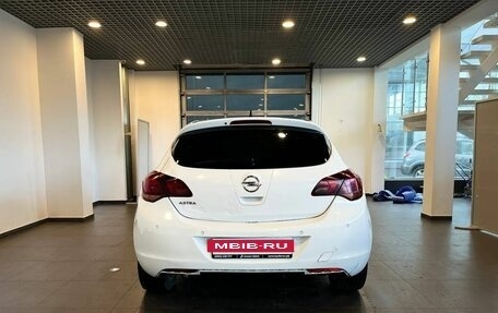 Opel Astra J, 2010 год, 550 000 рублей, 4 фотография
