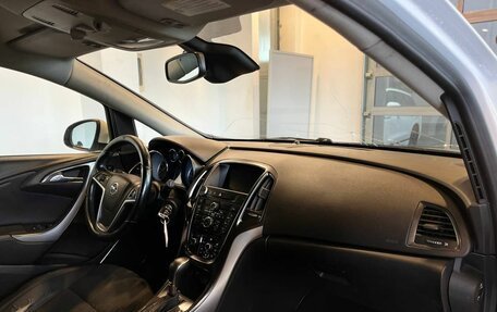 Opel Astra J, 2010 год, 550 000 рублей, 11 фотография