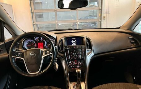 Opel Astra J, 2010 год, 550 000 рублей, 9 фотография