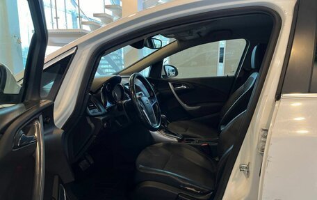Opel Astra J, 2010 год, 550 000 рублей, 15 фотография