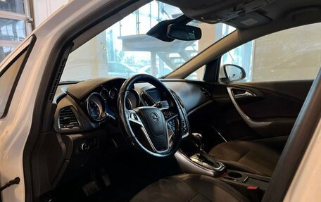 Opel Astra J, 2010 год, 550 000 рублей, 22 фотография