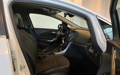 Opel Astra J, 2010 год, 550 000 рублей, 28 фотография