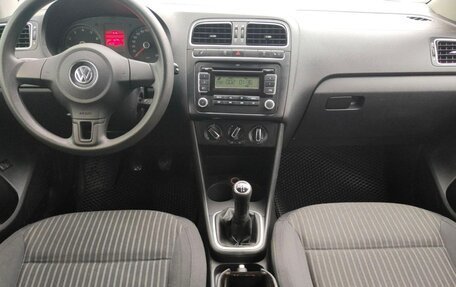 Volkswagen Polo VI (EU Market), 2011 год, 665 000 рублей, 15 фотография