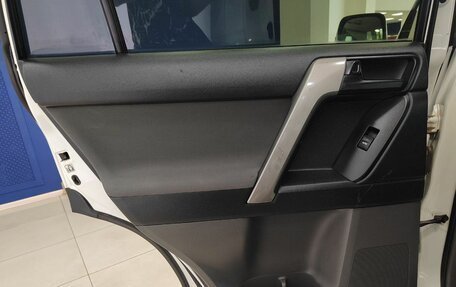 Toyota Land Cruiser Prado 150 рестайлинг 2, 2013 год, 2 998 000 рублей, 18 фотография