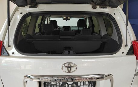 Toyota Land Cruiser Prado 150 рестайлинг 2, 2013 год, 2 998 000 рублей, 23 фотография