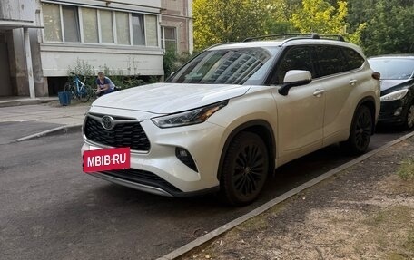 Toyota Highlander, 2021 год, 6 300 000 рублей, 2 фотография