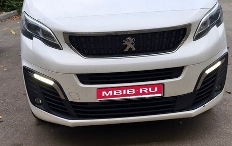 Peugeot Traveller I, 2022 год, 3 500 000 рублей, 2 фотография