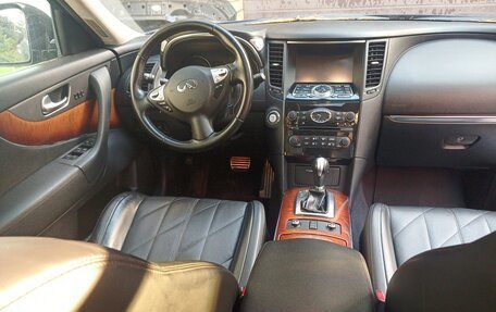 Infiniti QX70, 2016 год, 3 000 000 рублей, 11 фотография