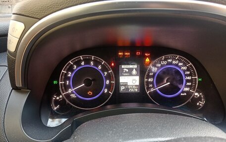 Infiniti QX70, 2016 год, 3 000 000 рублей, 10 фотография