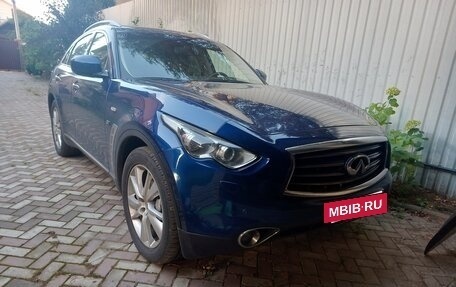Infiniti QX70, 2016 год, 3 000 000 рублей, 2 фотография