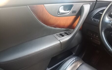 Infiniti QX70, 2016 год, 3 000 000 рублей, 13 фотография
