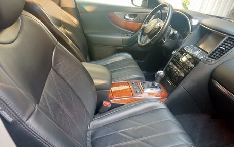 Infiniti QX70, 2016 год, 3 000 000 рублей, 12 фотография