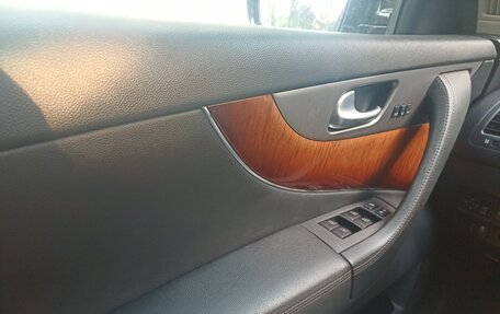 Infiniti QX70, 2016 год, 3 000 000 рублей, 16 фотография