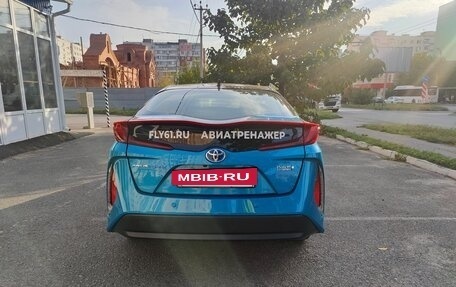 Toyota Prius IV XW50, 2019 год, 2 850 000 рублей, 5 фотография
