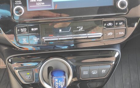 Toyota Prius IV XW50, 2019 год, 2 850 000 рублей, 12 фотография