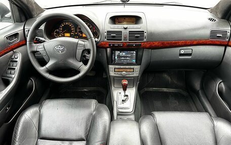 Toyota Avensis III рестайлинг, 2003 год, 780 000 рублей, 17 фотография