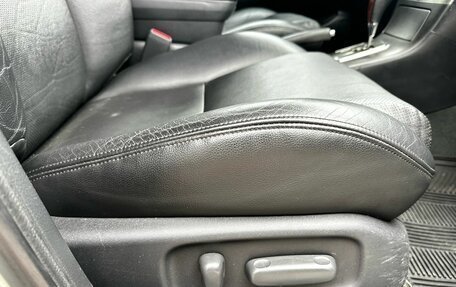 Toyota Avensis III рестайлинг, 2003 год, 780 000 рублей, 21 фотография