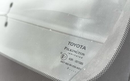 Toyota Avensis III рестайлинг, 2003 год, 780 000 рублей, 27 фотография