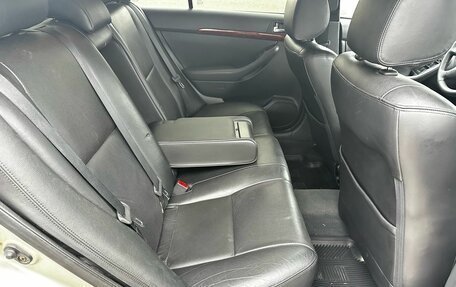 Toyota Avensis III рестайлинг, 2003 год, 780 000 рублей, 26 фотография