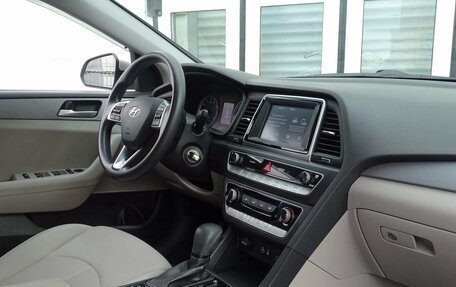 Hyundai Sonata VII, 2019 год, 1 700 000 рублей, 2 фотография