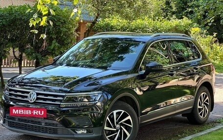 Volkswagen Tiguan II, 2018 год, 2 450 000 рублей, 3 фотография