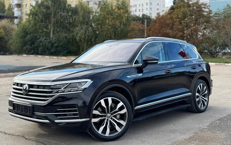 Volkswagen Touareg III, 2021 год, 5 990 000 рублей, 2 фотография