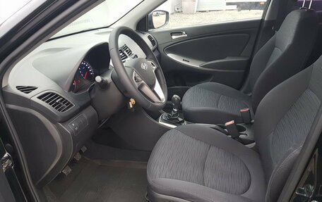 Hyundai Solaris II рестайлинг, 2015 год, 1 149 000 рублей, 10 фотография