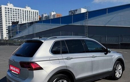 Volkswagen Tiguan II, 2018 год, 2 050 000 рублей, 4 фотография