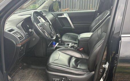 Toyota Land Cruiser Prado 150 рестайлинг 2, 2018 год, 4 100 000 рублей, 6 фотография