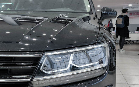 Volkswagen Tiguan II, 2019 год, 2 450 000 рублей, 17 фотография