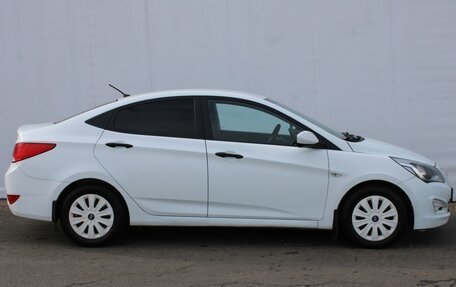 Hyundai Solaris II рестайлинг, 2015 год, 700 000 рублей, 9 фотография