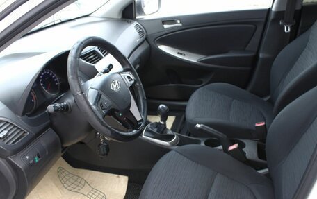Hyundai Solaris II рестайлинг, 2015 год, 700 000 рублей, 15 фотография