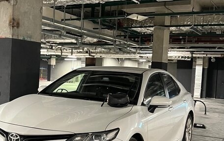 Toyota Camry, 2019 год, 2 450 000 рублей, 1 фотография