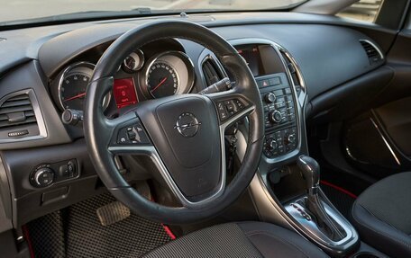 Opel Astra J, 2011 год, 1 050 000 рублей, 10 фотография