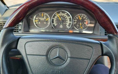 Mercedes-Benz E-Класс, 1992 год, 1 300 000 рублей, 7 фотография