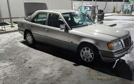 Mercedes-Benz E-Класс, 1992 год, 1 300 000 рублей, 8 фотография