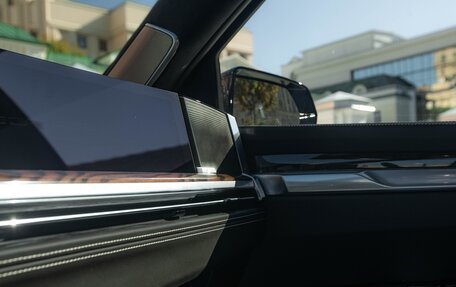 Cadillac Escalade V, 2025 год, 21 990 000 рублей, 14 фотография