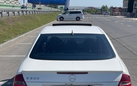 Mercedes-Benz E-Класс, 2005 год, 1 050 000 рублей, 2 фотография