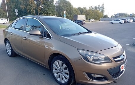 Opel Astra J, 2013 год, 690 000 рублей, 2 фотография