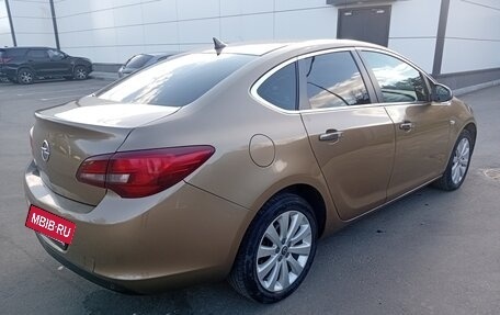 Opel Astra J, 2013 год, 690 000 рублей, 3 фотография